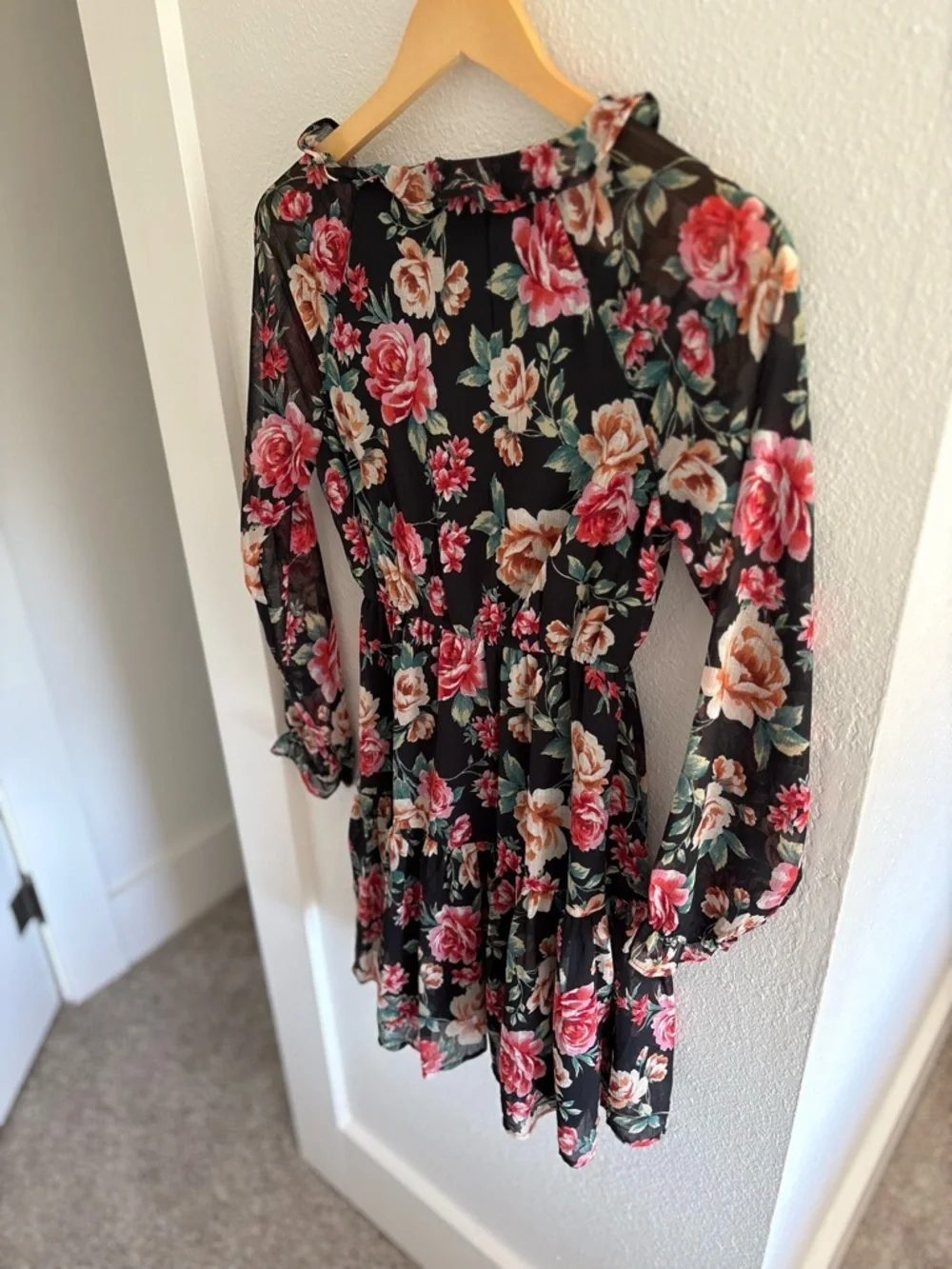 American Eagle Outfitters Black Floral Long-Sleeve Tiered Dress